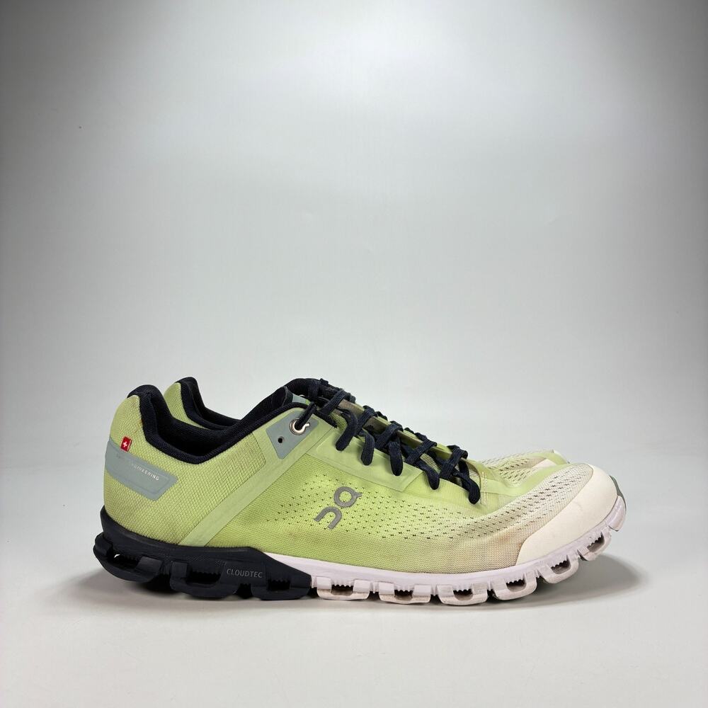 On Cloudflow 3 Meadow White Athletic Road Running Shoes 35.98687 Men's Size 12
